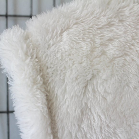 Cozy White Flannel Vest - Picture 6 of 7